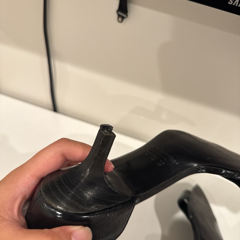 Luiza Barcelos Black Patent Kitten Heels w/ Charms Size 6.5 - Picture 7 of 8